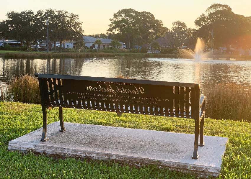 35 Kingsport Ave a Palmetto, FL Mobile or Manufactured Home for Sale